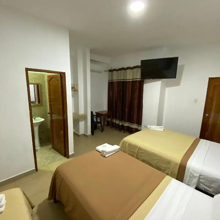 Fitzcarrald Hotel Iquitos Buitenkant foto