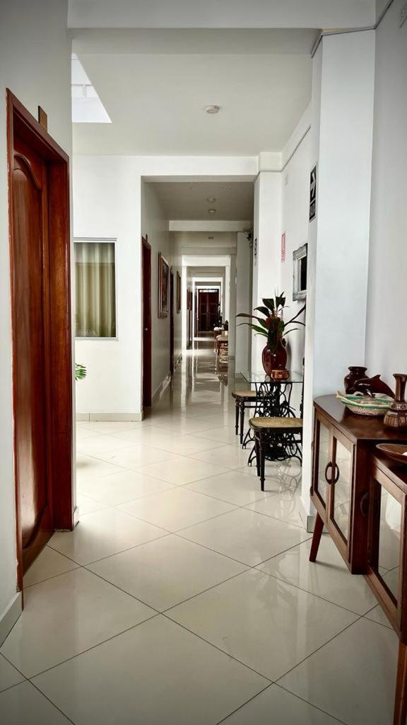 Fitzcarrald Hotel Iquitos Buitenkant foto