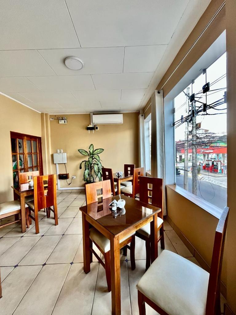 Fitzcarrald Hotel Iquitos Buitenkant foto