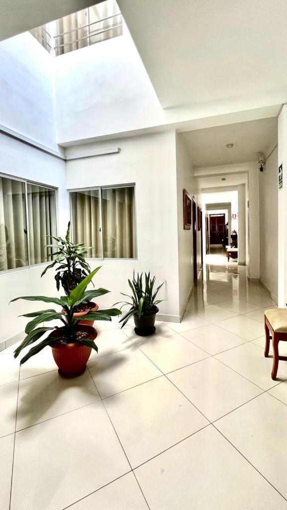 Fitzcarrald Hotel Iquitos Buitenkant foto