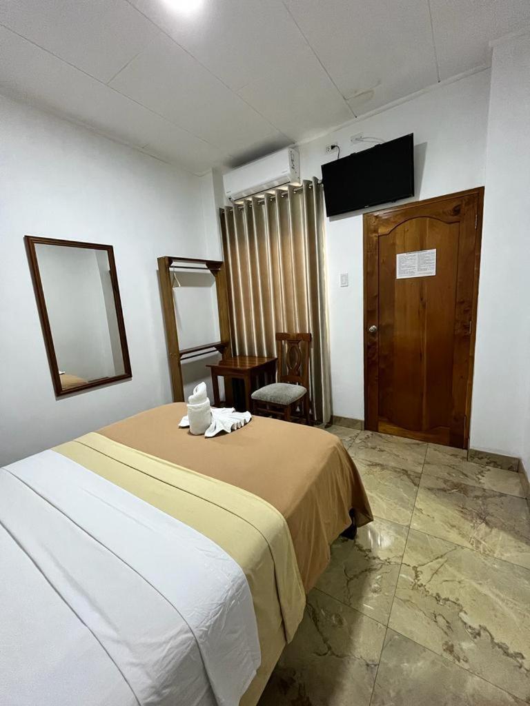 Fitzcarrald Hotel Iquitos Buitenkant foto