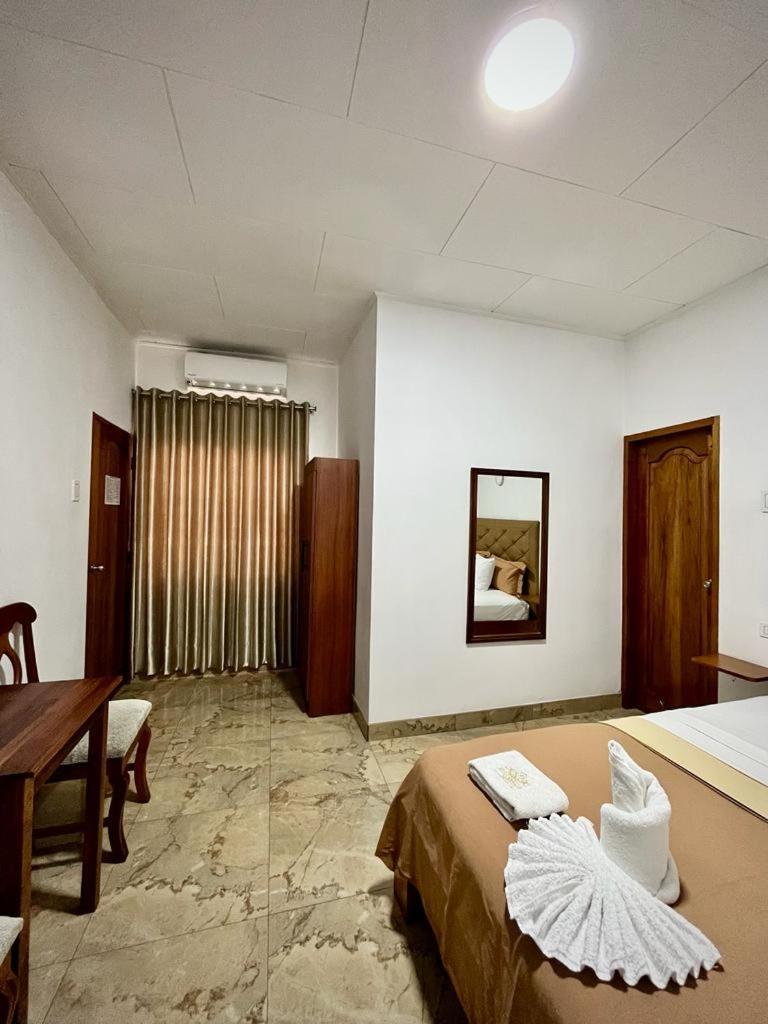Fitzcarrald Hotel Iquitos Buitenkant foto